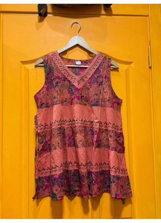 Hint İşlemeli Bluz