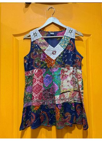 Hint İşlemeli Bluz