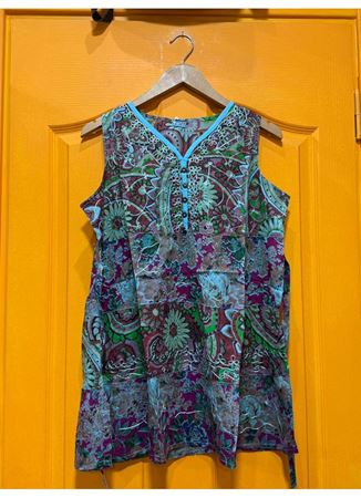 Hint İşlemeli Bluz