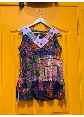 Hint İşlemeli Bluz