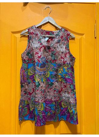 Hint İşlemeli Bluz