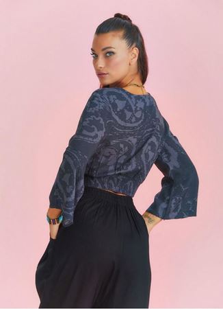 Arkası Büzgülü Uzun Kollu Gri Desenli Bohem Bluz