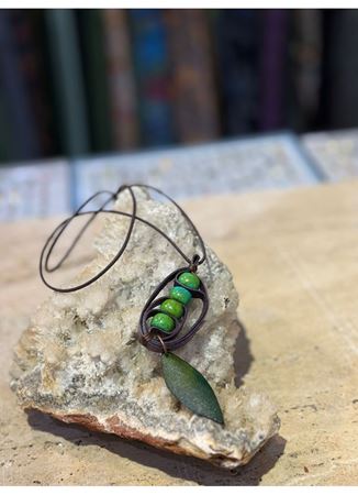 El İşi Özel Tasarım Doğal Taşlı Deri Kolye