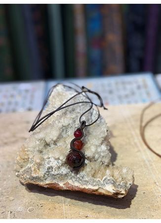 El İşi Özel Tasarım Doğal Taşlı Deri Kolye