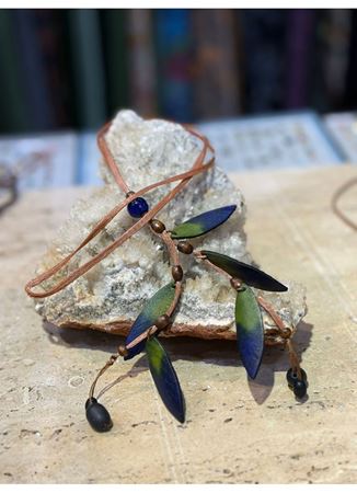 El İşi Özel Tasarım Doğal Taşlı Deri Kolye