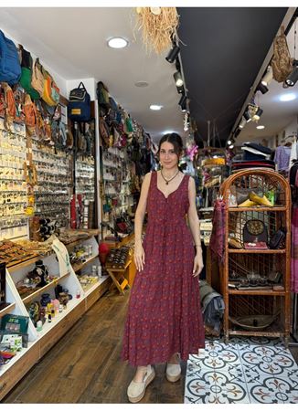 Geniş Yaka Ön Bağcıklı Kırmızı Çiçekli Elbise