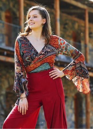 Etnik Desenli İspanyol Kol Crop Bluz 
